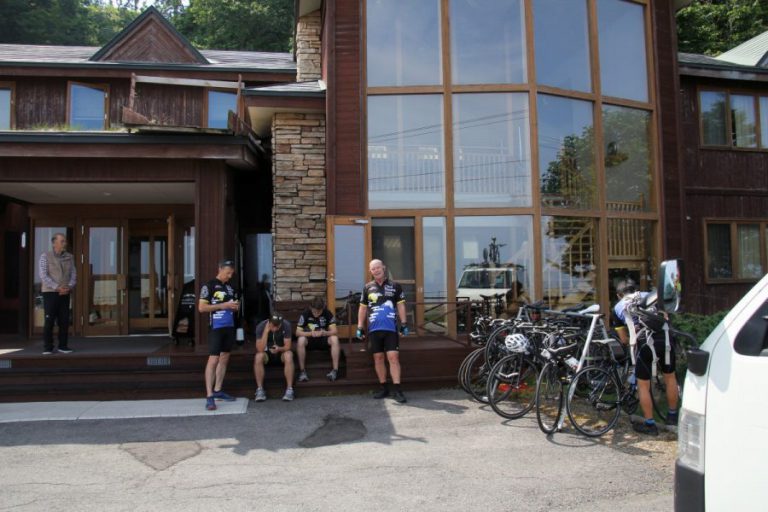 hokkaido shiretoko hotel entrance