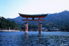 Itsukushima Jinja torii